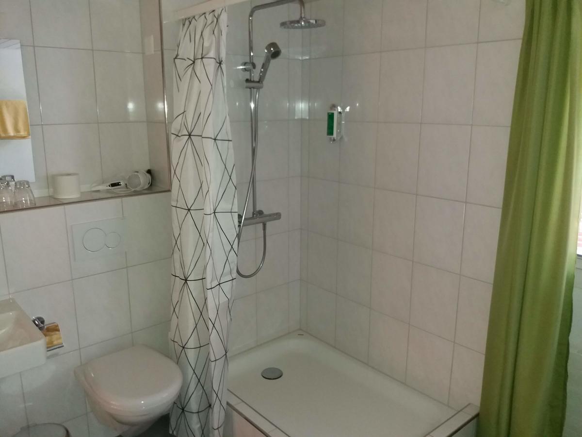 Hotel Garni Frohsinn Uttwil 외부 사진